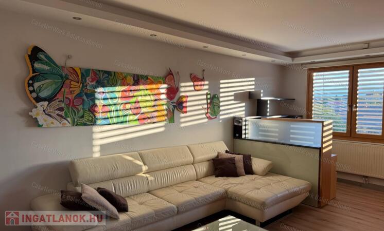 Eladó prémium minőségű lakóingatlan teljes berendezéssel Balatonalmádiban!