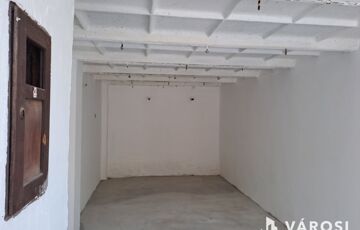 Eladó garázs