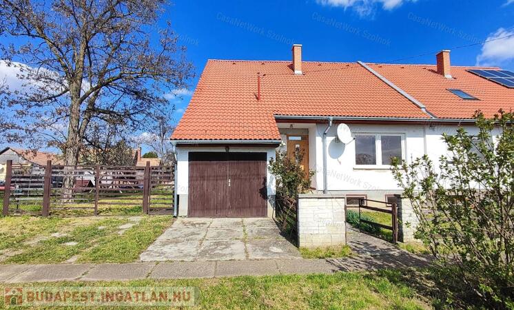 Eladó 4 szobás családi ház Tiszavárkonyban                                 