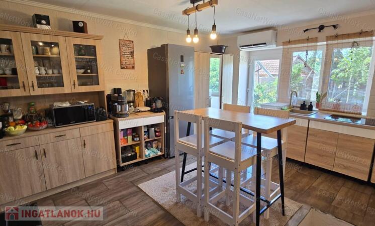 A ceglédi Strand és Gyógyfürdő közelében családi ház eladó