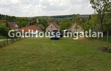 Eladó telek/földterület