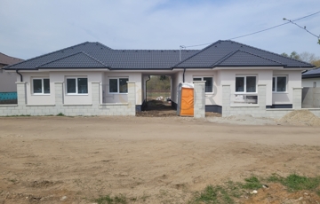 Eladó családi ház