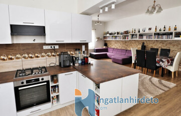 Eladó családi ház