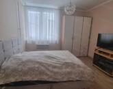 Cegléden a vasútállomás közelében, felújított, 2. emeleti téglalakás eladó!