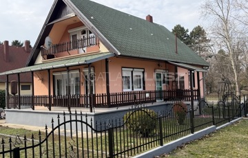 Eladó családi ház