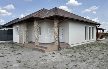 Eladó családi ház