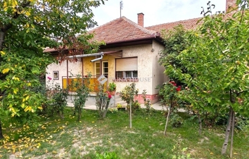 Eladó családi ház