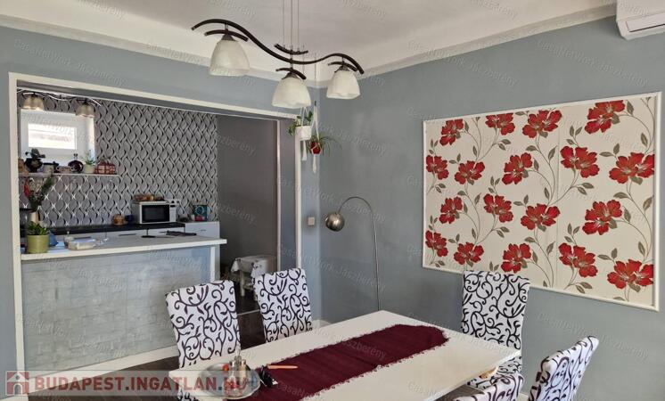 Jászárokszálláson 97 nm-es, felújított, 3 szobás családi ház eladó                                 