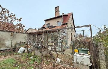 Eladó családi ház