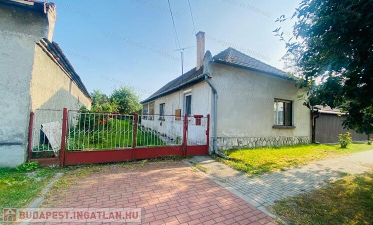 Eladó Családi Ház Szőnyben a főúton – Kizárólag Nálunk!                                 