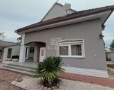 Eladó családi ház Baja 130 000 000 Ft