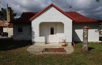 Eladó családi ház