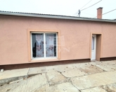 Eladó családi ház Üröm 149 900 000 Ft