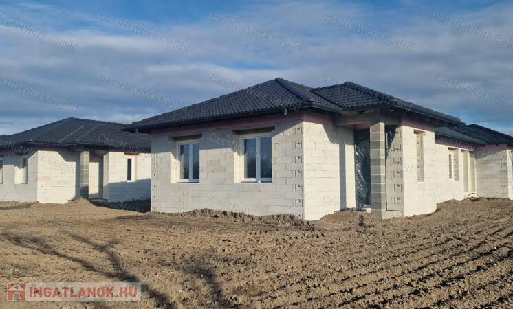 Eladó új építésű ikerház Cegléden – I. lakás