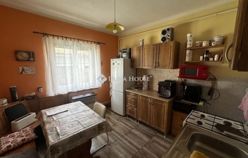 Eladó családi ház