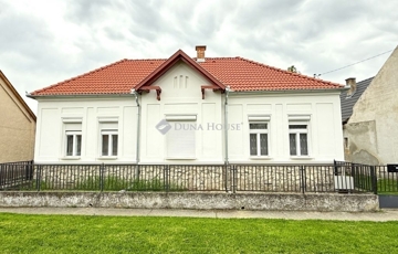 Eladó családi ház