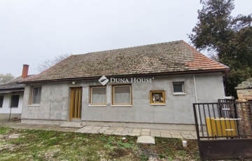Eladó családi ház
