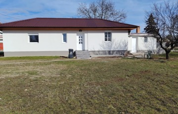 Eladó családi ház