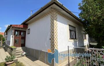 Eladó családi ház