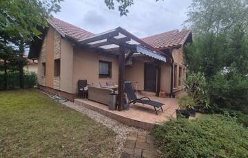 Kiadó családi ház