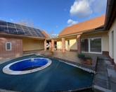 Eladó családi ház Nagykozár 160 000 000 Ft