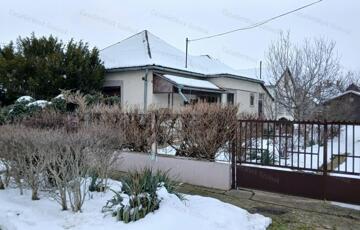 Eladó családi ház