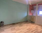 Szolnokon  a Hild V. ltp. 2 szobás lakás eladó!