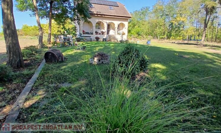 Eladó Csemő-Zöldhalom-ban Zártkerti 88 m2 családi ház.                                 