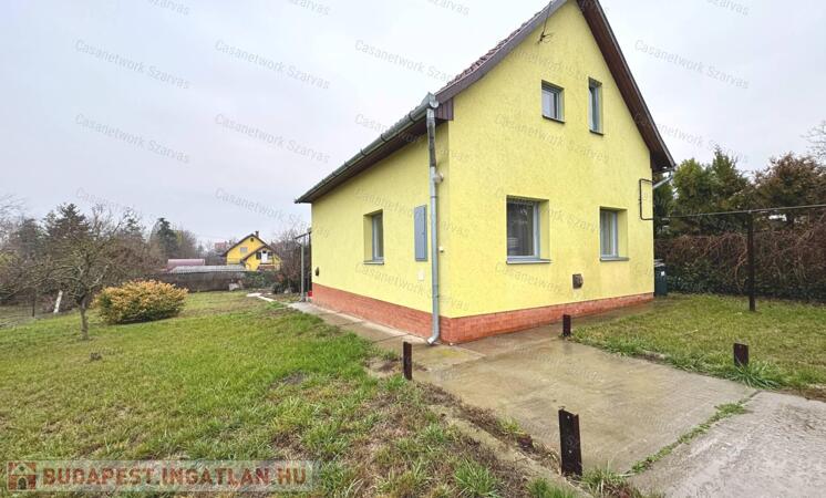 Gyopárosfürdőn esztétikusan felújított, kétszintes üdülőépület eladó                                 