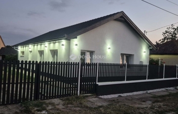 Eladó családi ház
