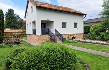 Eladó családi ház