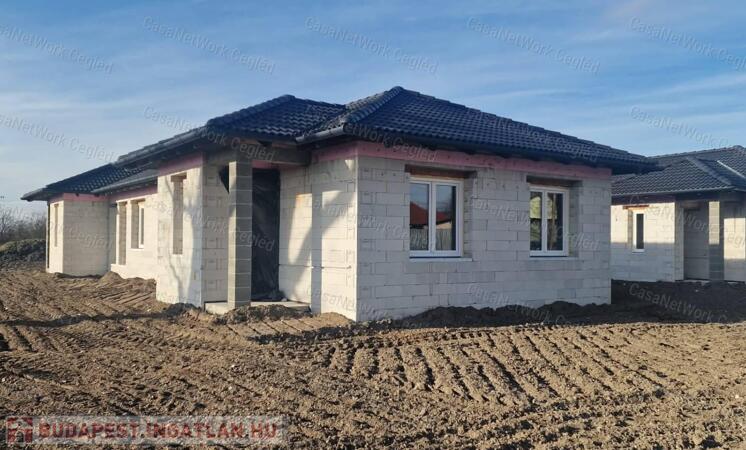 Eladó új építésű ikerház Cegléden – II. lakás                                 