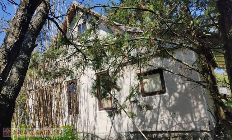 Eladó üdülőövezeti hétvégi ház, Tápiószentmárton