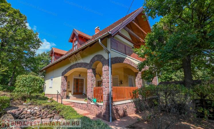 Családi ház Káptalanfüred csendes részén                                 