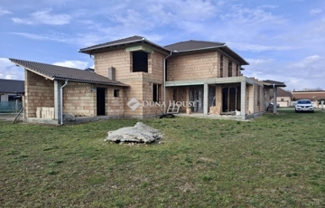 Eladó családi ház