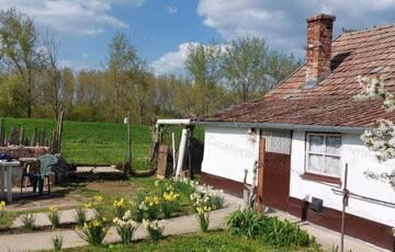 Eladó családi ház