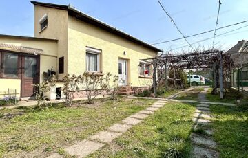 Eladó családi ház