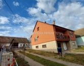 Eladó családi ház Kakasd 69 900 000 Ft