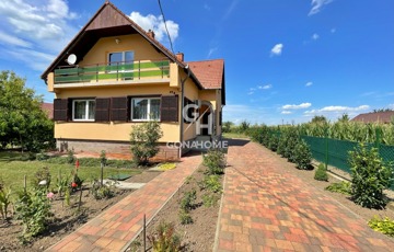 Eladó családi ház