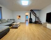 Gyopárosfürdőn esztétikusan felújított, kétszintes lakóház eladó