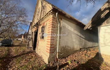 Eladó családi ház