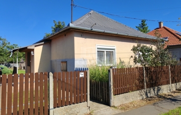 Eladó családi ház