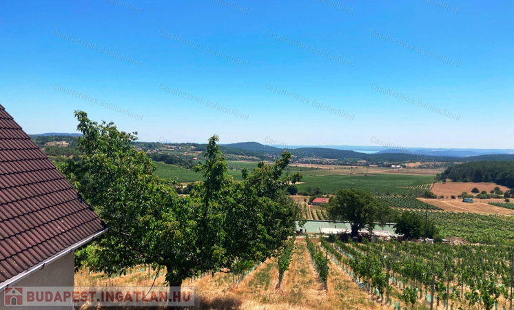 Tökéletes panorámás bővíthető nyaraló Balatonszőlősön                                 