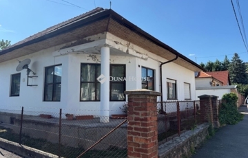 Eladó családi ház