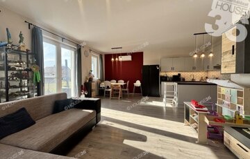 Eladó családi ház