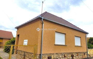 Eladó családi ház