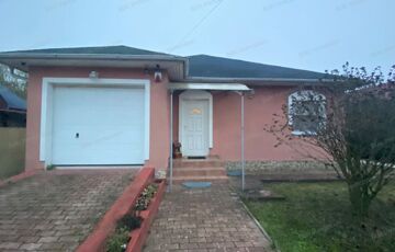 Eladó családi ház