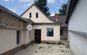 Eladó családi ház