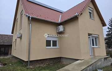 Eladó családi ház