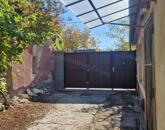 Cegléden, az Újvároson eladó ingatlan 1027 m²-es telken!